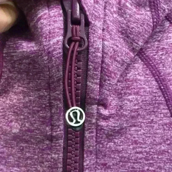 Lululemon Define Jacket in Dew Berry Size 2 - Picture 5 of 5